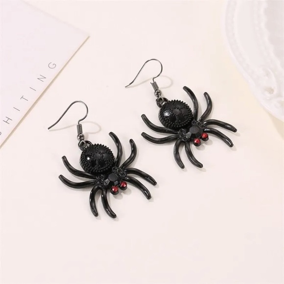 Large black spider red eyes Halloween earrings women girls new! - Picture 4 of 5